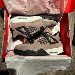 Air Jordan 4 Taupe Haze